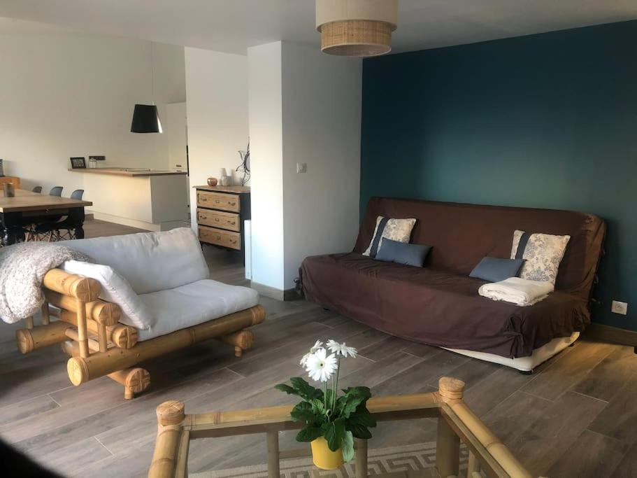 Logement De Plain-Pied Avec Jardin, Terrasse Gurgy エクステリア 写真