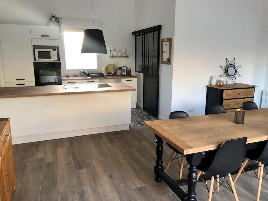 Logement De Plain-Pied Avec Jardin, Terrasse Gurgy エクステリア 写真